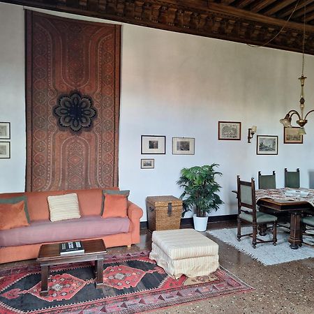 Appartamenti Inside Palazzo Foscarini Венеция Экстерьер фото