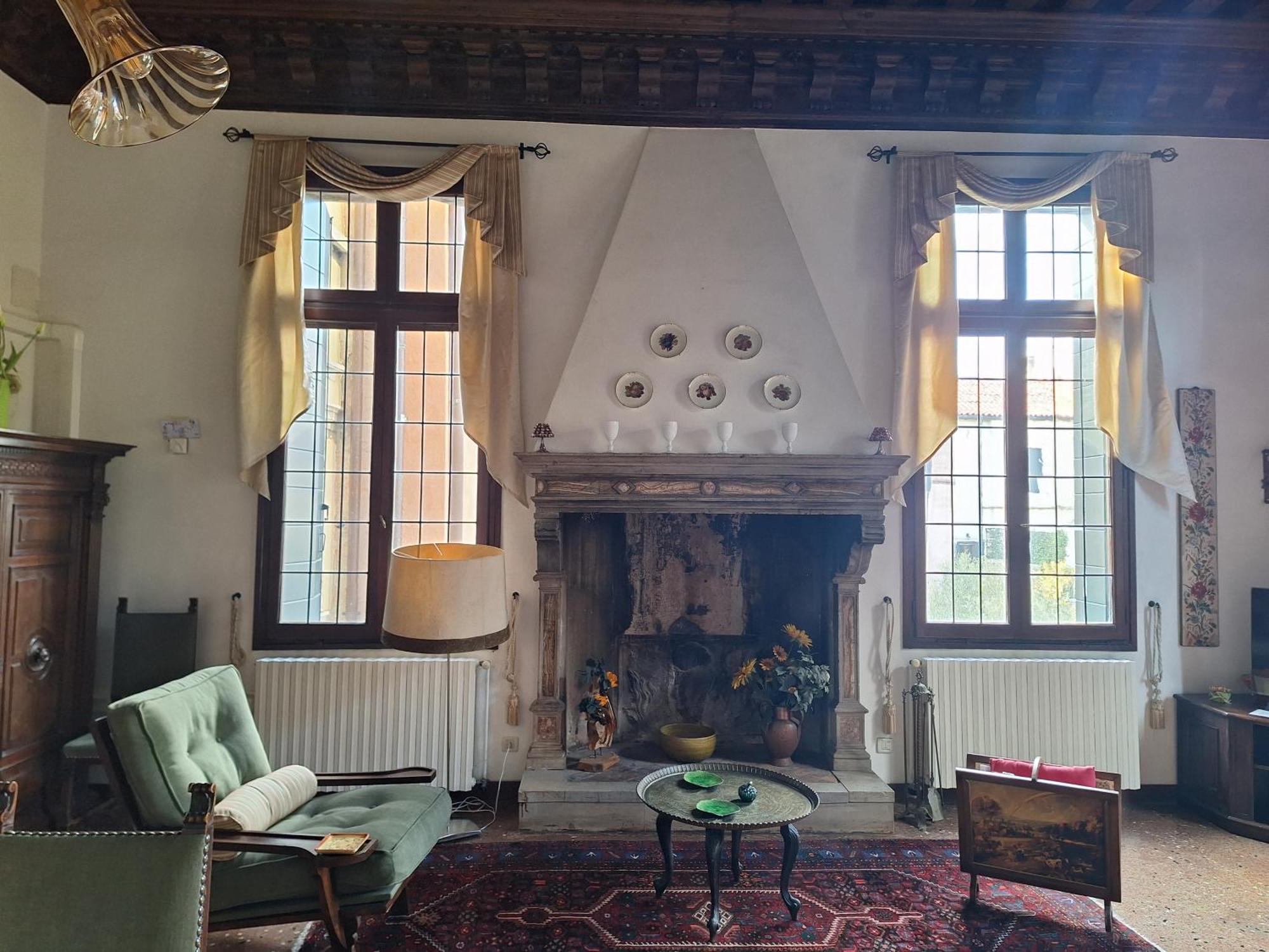 Appartamenti Inside Palazzo Foscarini Венеция Экстерьер фото