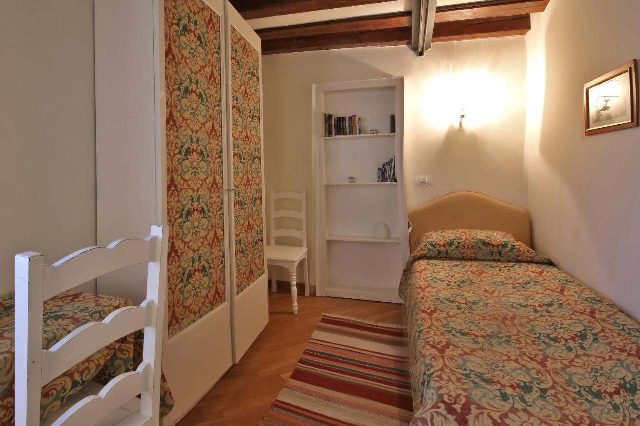 Appartamenti Inside Palazzo Foscarini Венеция Экстерьер фото